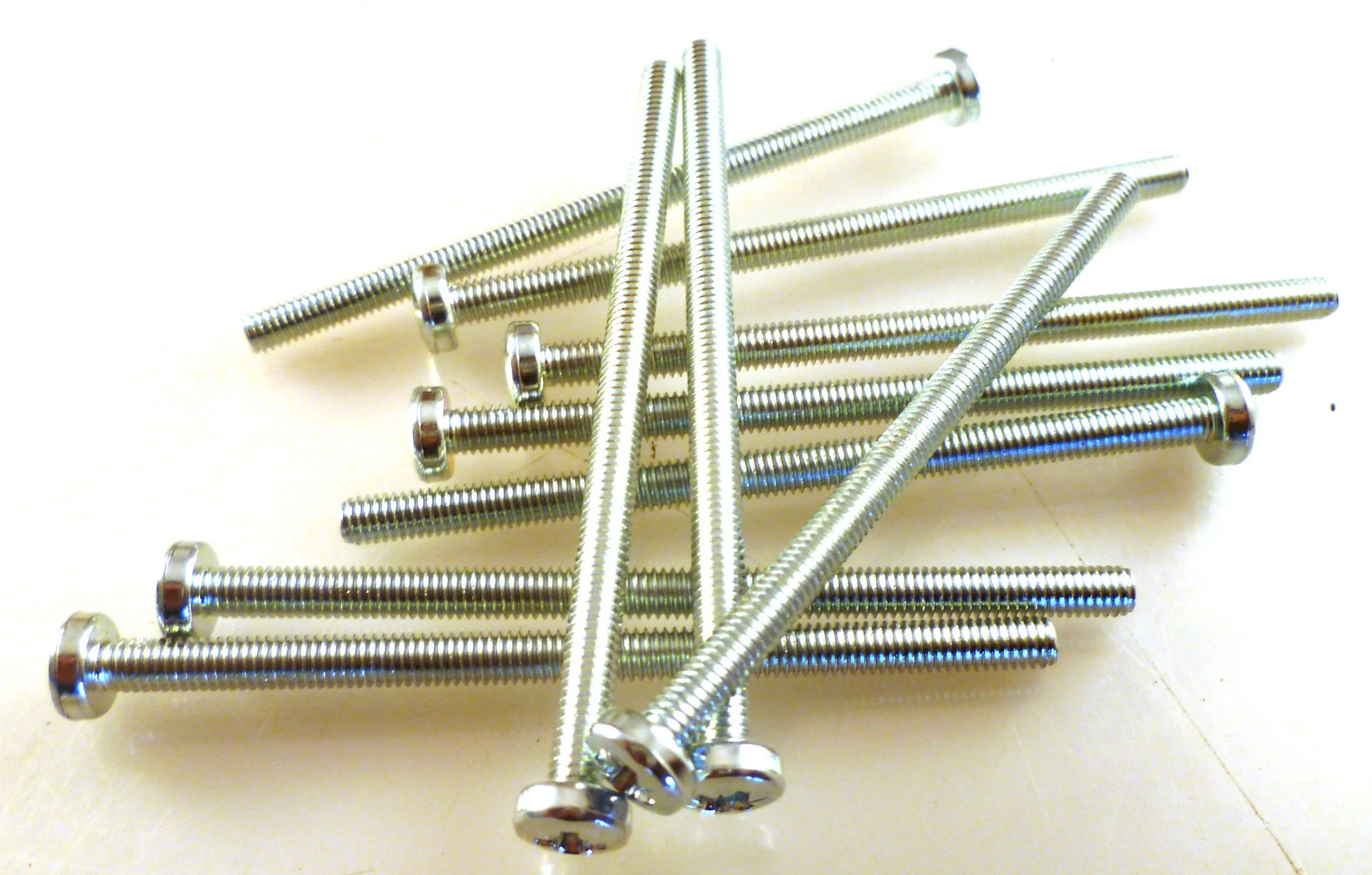 M5 30mm Steel Zinc Pozi Pan Head Machine Screws 10 Pieces MBE0013L
