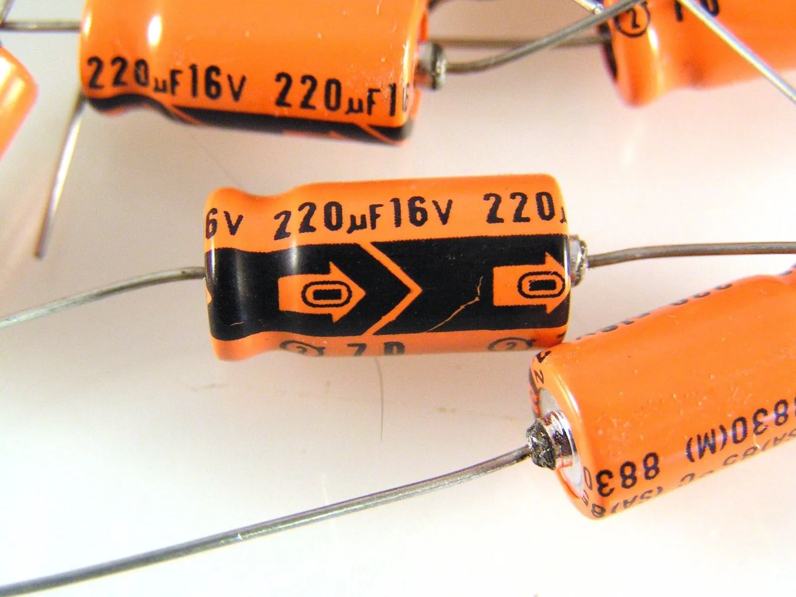 Keltron SA Electrolytic Capacitor Axial 16V 220uF 85’C 10 Pieces OL0524D - Image 4