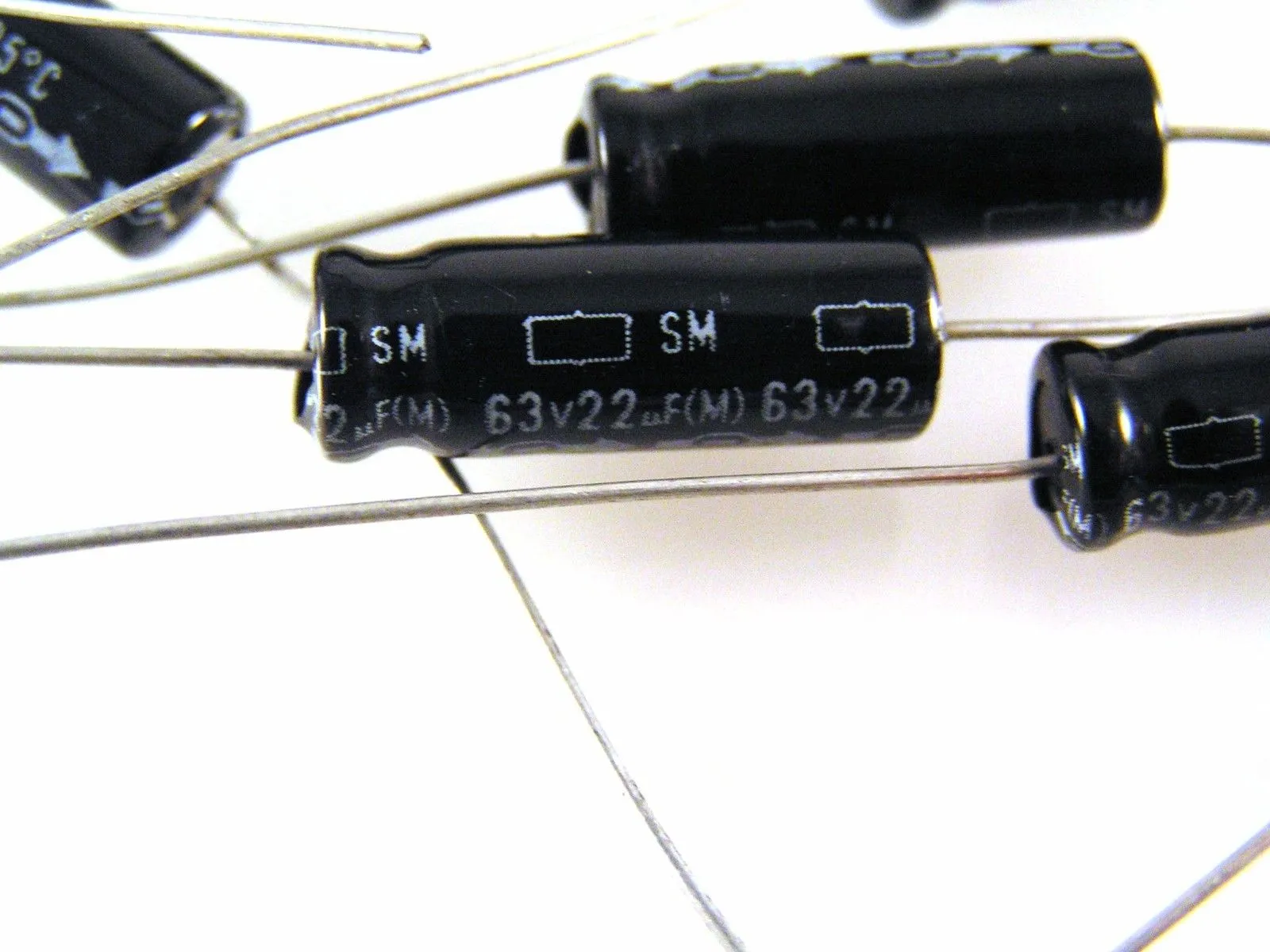 Nippon SM Electrolytic Capacitor 22uf 63v Axial 6x18mm 10 Pieces OL0065A - Image 4