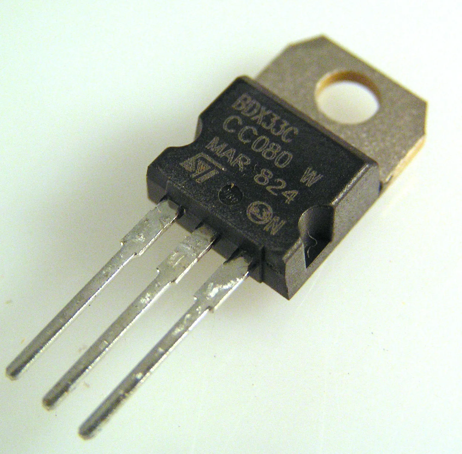 S.T. BDX33C NPN RF Darlington & Diode Power Transistor 1 Piece OM0124Z3 - Image 2
